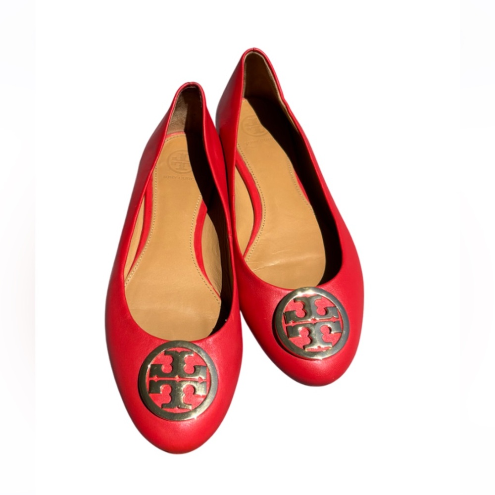TORY BURCH- Red Flats with Gold emblem
